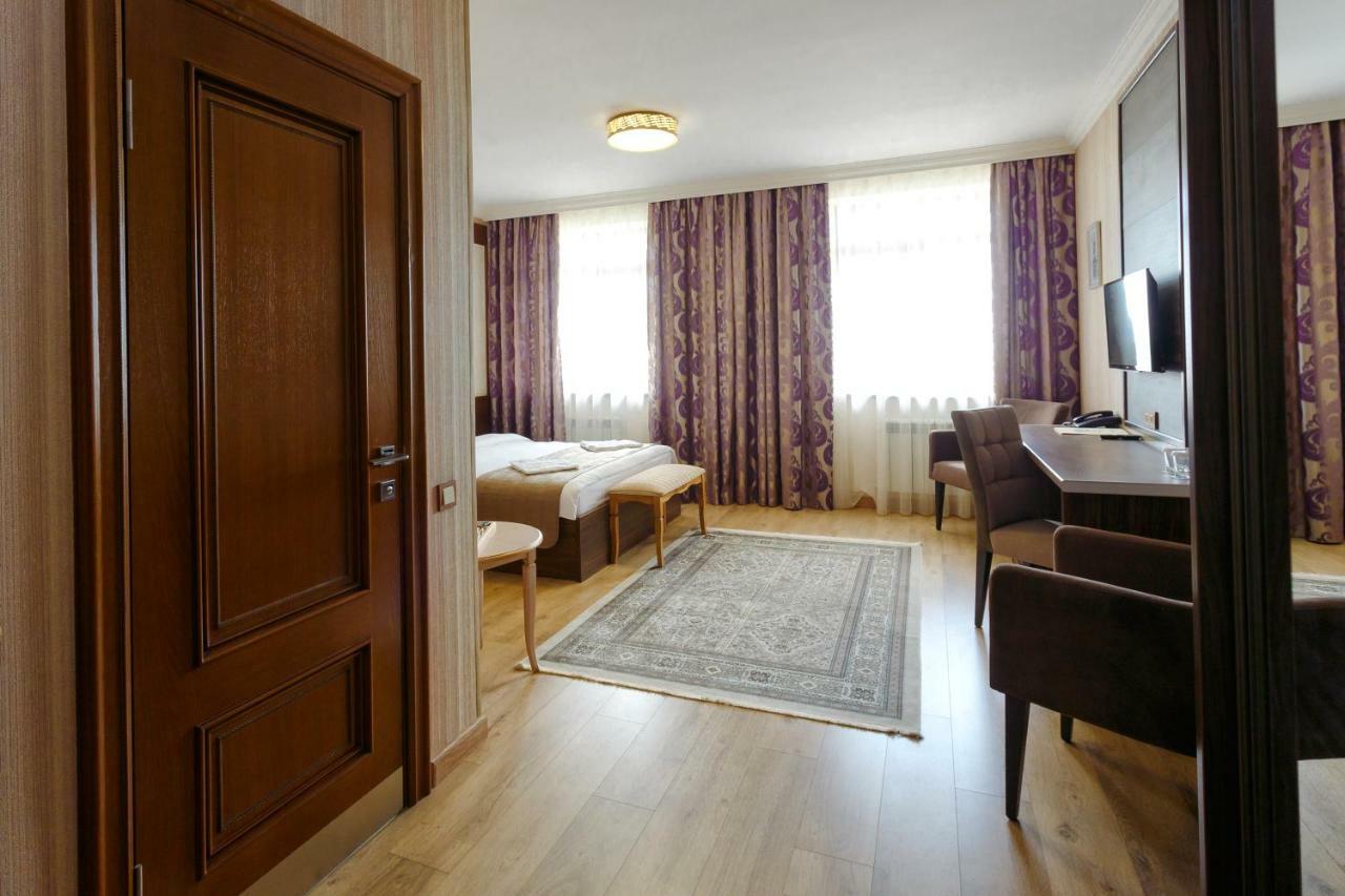Sacvoyage Hotel Almaty Bagian luar foto